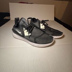 NIKE Lunarcharge BR Visit   942060 Running Trainers